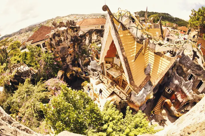 Cách Vẽ Crazy House