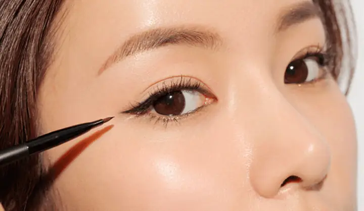 Cách Vẽ Đuôi Mắt Đẹp