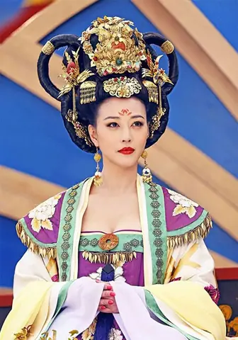 Cách Vẽ Hoa Trên Trán Cách Vẽ Hoa Trên Trán
