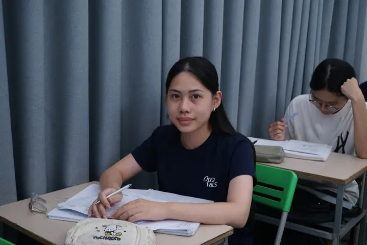 Cách Vẽ Mặt Bàn Học