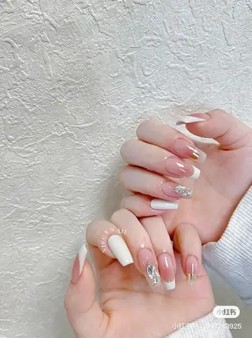 Cách Vẽ Móng Viền Trắng