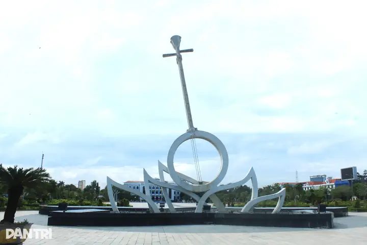 Vẽ Cây Đàn Cách Điệu